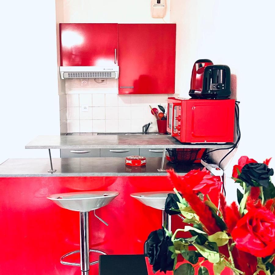 Appartement Le Red Escape à 15min du centre avec parking privé gratuit à Annecy Extérieur photo