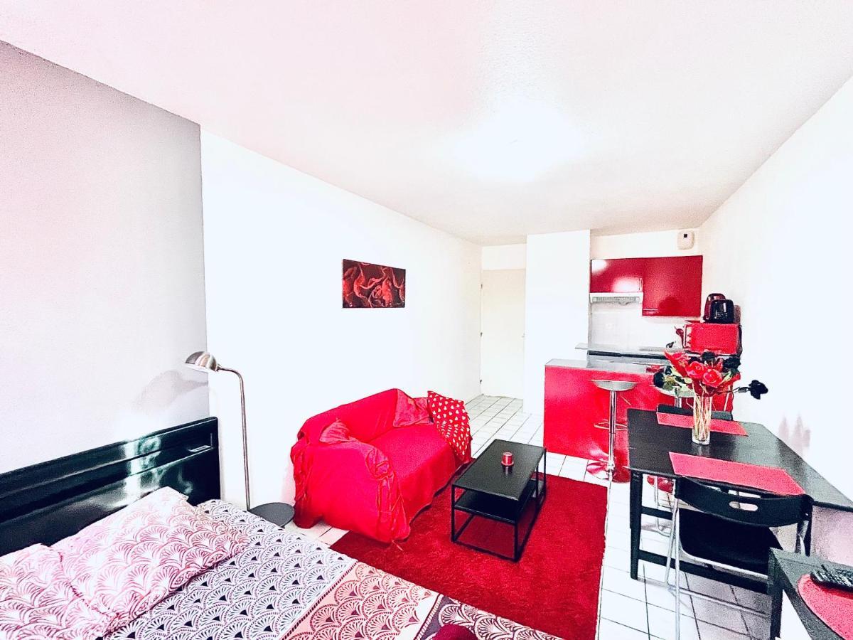 Appartement Le Red Escape à 15min du centre avec parking privé gratuit à Annecy Extérieur photo