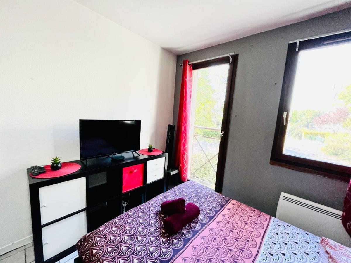 Appartement Le Red Escape à 15min du centre avec parking privé gratuit à Annecy Extérieur photo