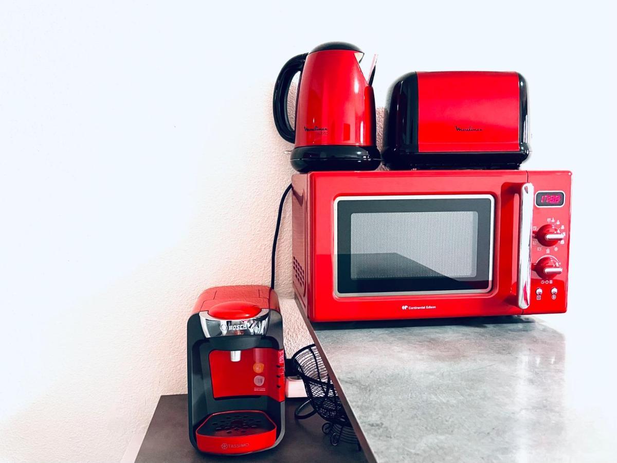 Appartement Le Red Escape à 15min du centre avec parking privé gratuit à Annecy Extérieur photo